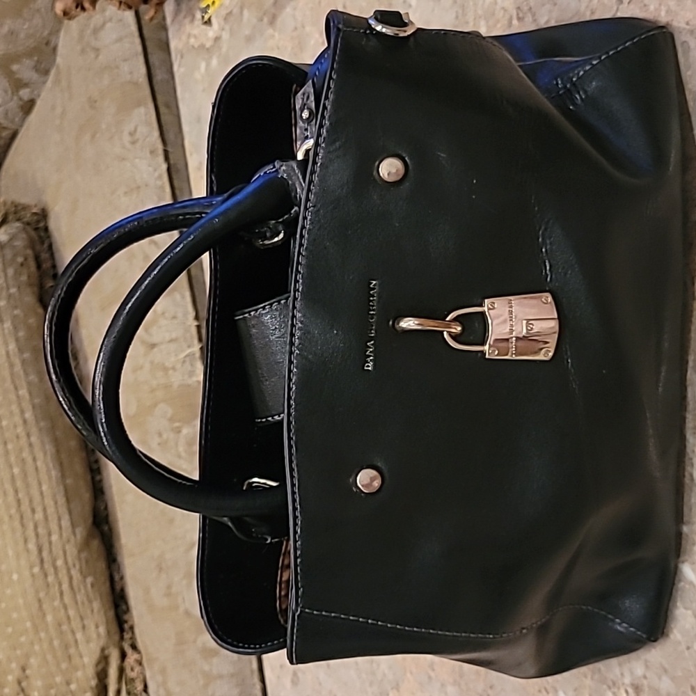 DANA BUCHMAN HANDBAG. BLACK